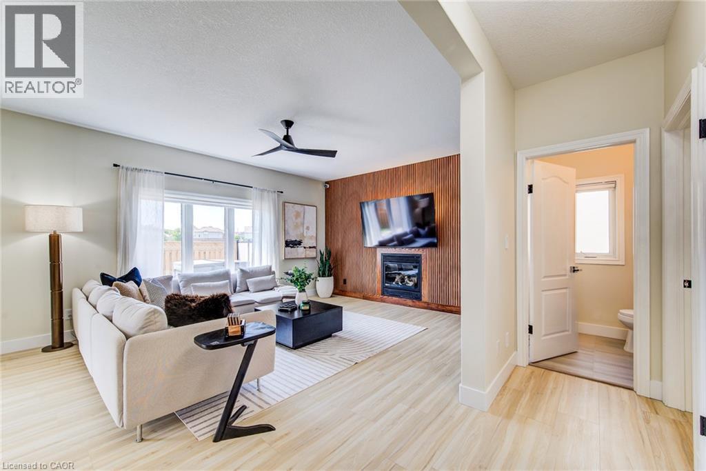 210 Hawkswood Drive, Kitchener, ON