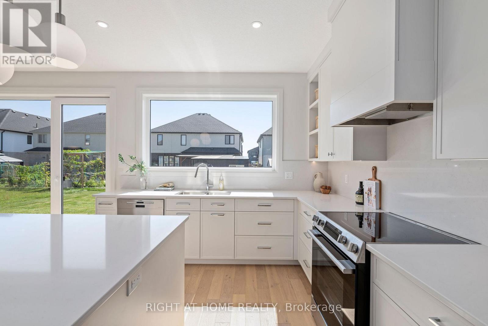 337 Manhattan Drive, London South (South K), ON
