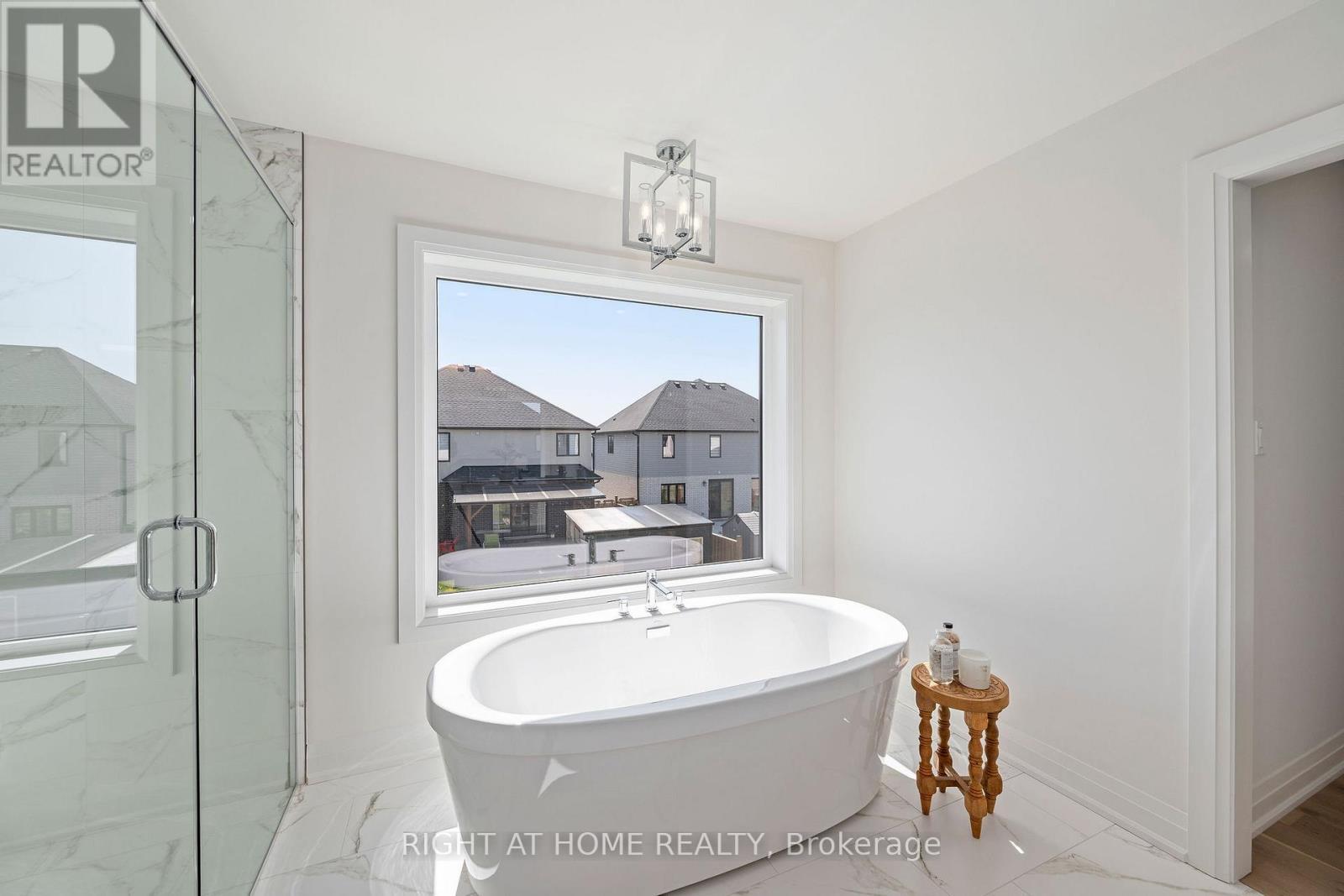 337 Manhattan Drive, London South (South K), ON