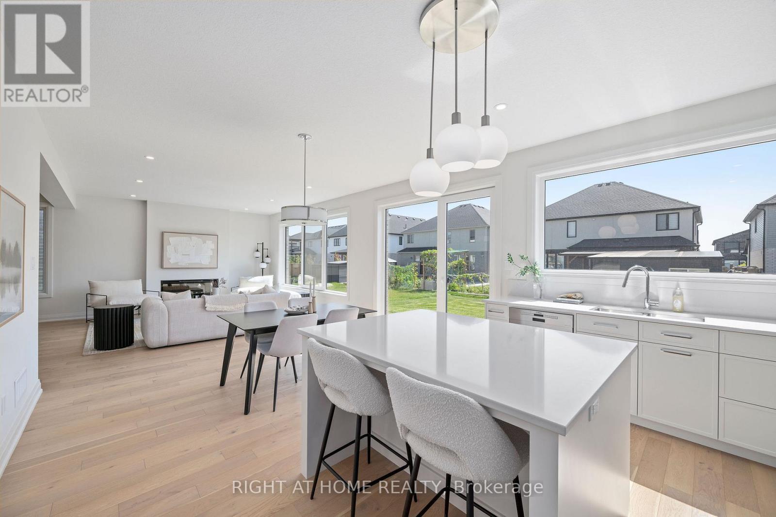 337 Manhattan Drive, London South (South K), ON