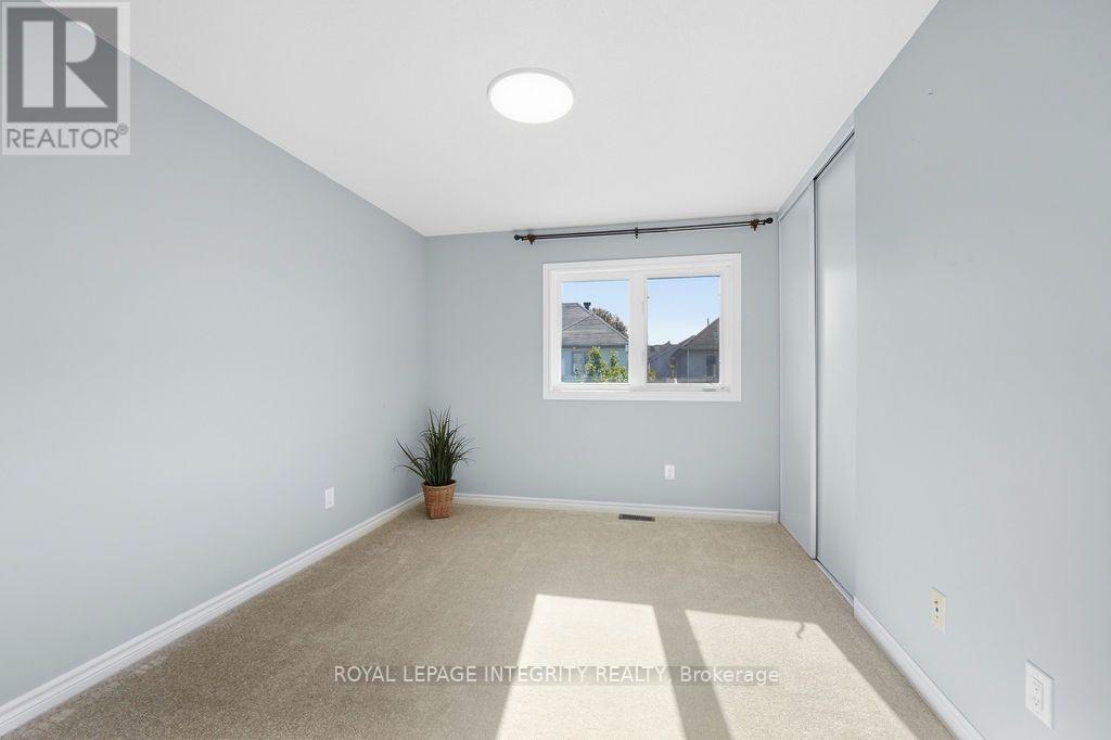 1014 Ottenbrite Crescent, Ottawa, ON