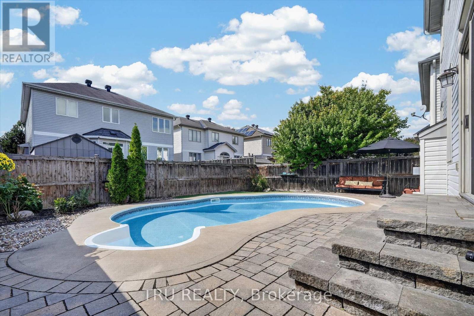 325 Upcountry Drive E, Ottawa, ON