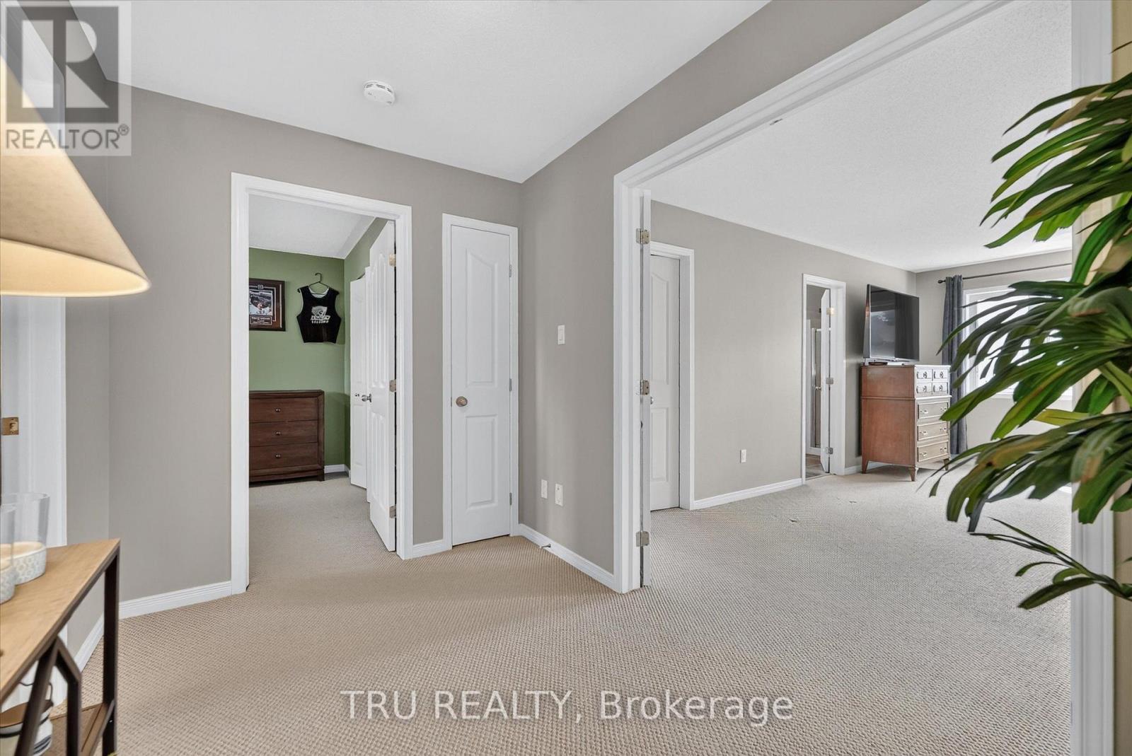 upper level landing - 325 Upcountry Drive E, Ottawa, ON