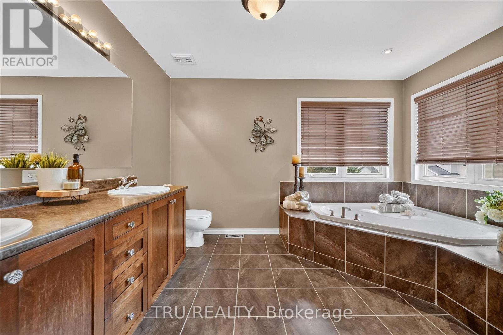 primary ensuite - 325 Upcountry Drive E, Ottawa, ON