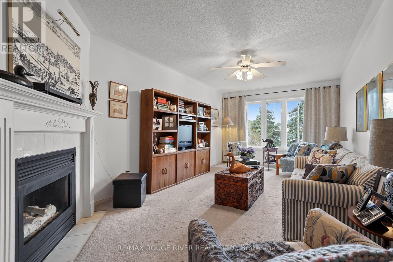 Gas Fireplace - 1543 Otonabee Drive, Pickering, ON