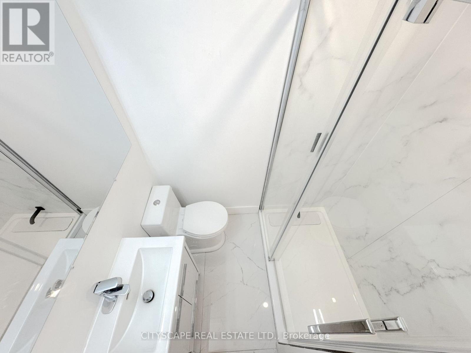 Primary Bedroom - 3pc ensuite - 60 Hillview Drive, Newmarket, ON