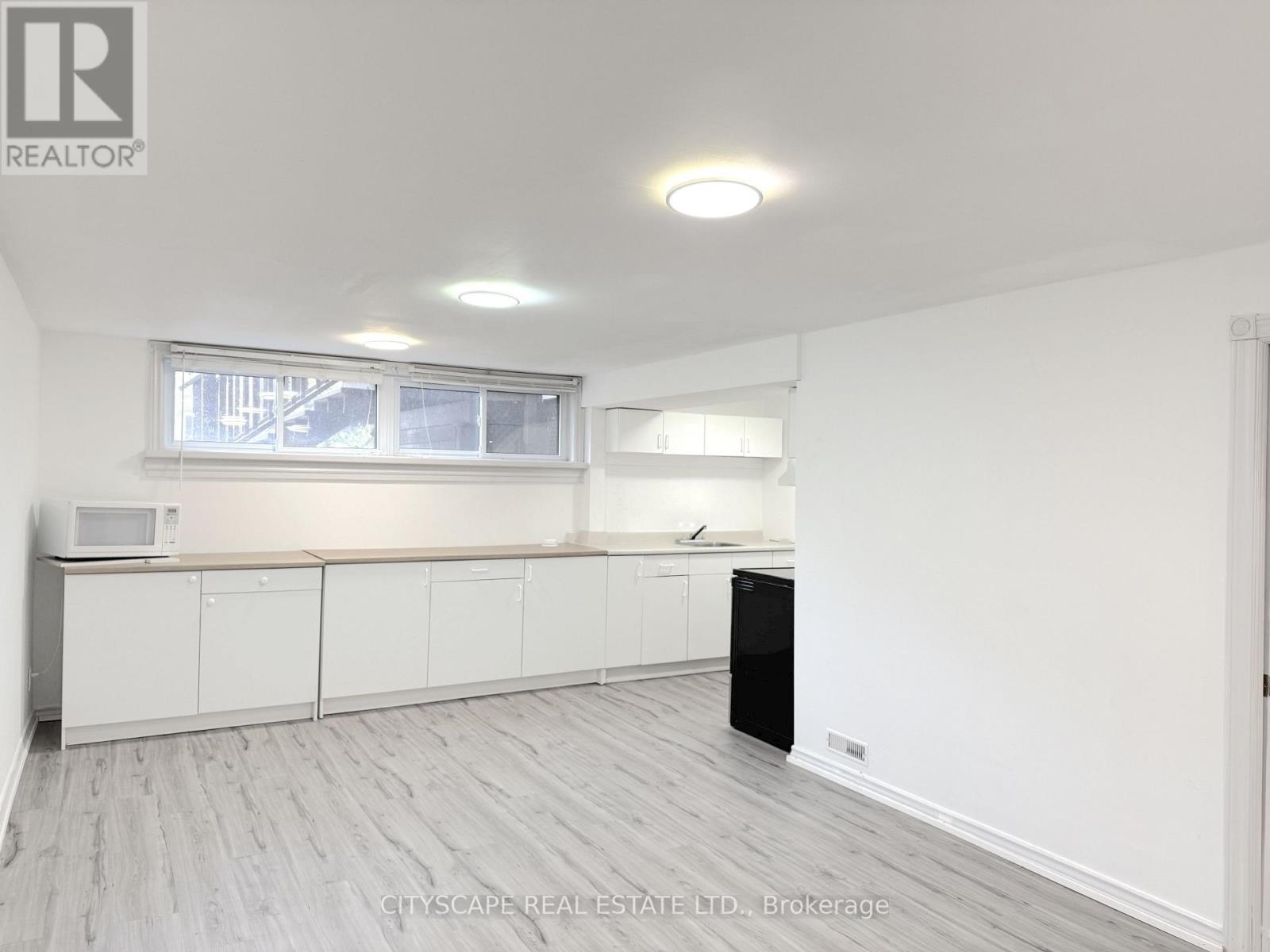 Rec Room Looking at Kitchen - 60 Hillview Drive, Newmarket, ON