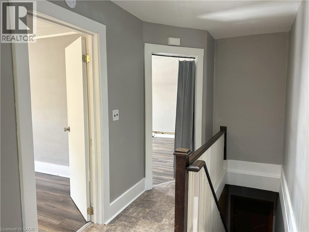 Upper unit - 102 Stanley Street, Simcoe, ON