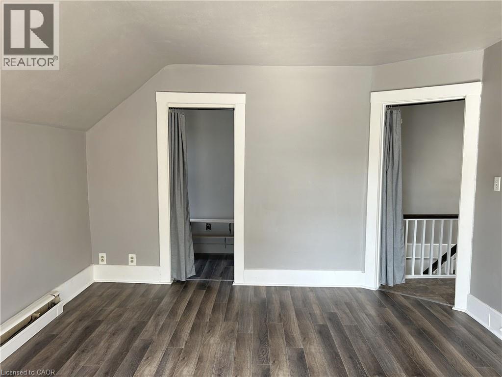 Upper unit - 102 Stanley Street, Simcoe, ON