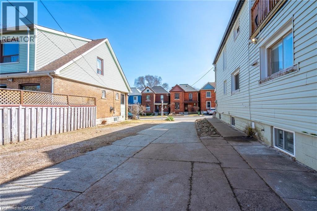 153 Strathcona Avenue N, Hamilton, ON