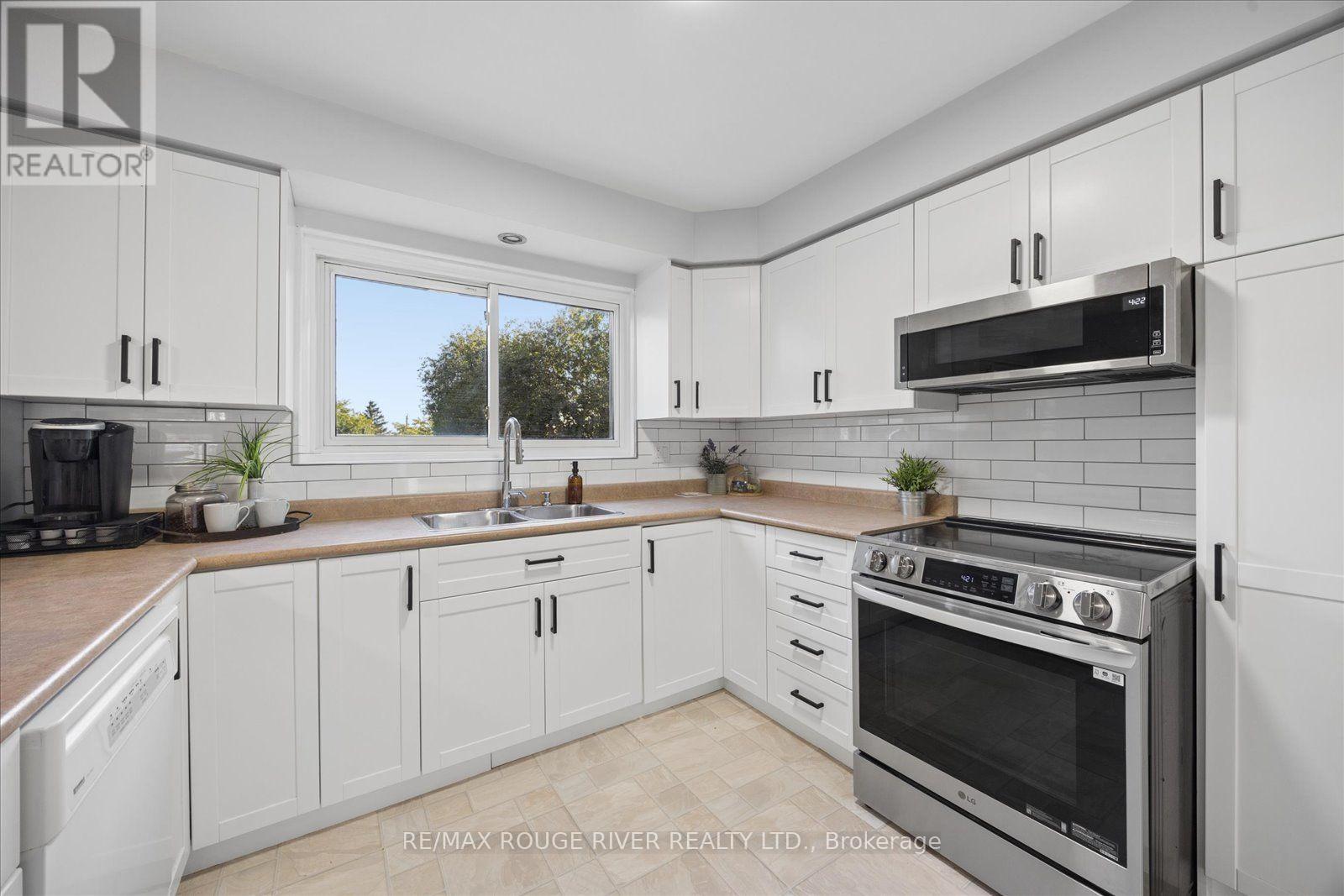 371 Ormond Drive, Oshawa, ON