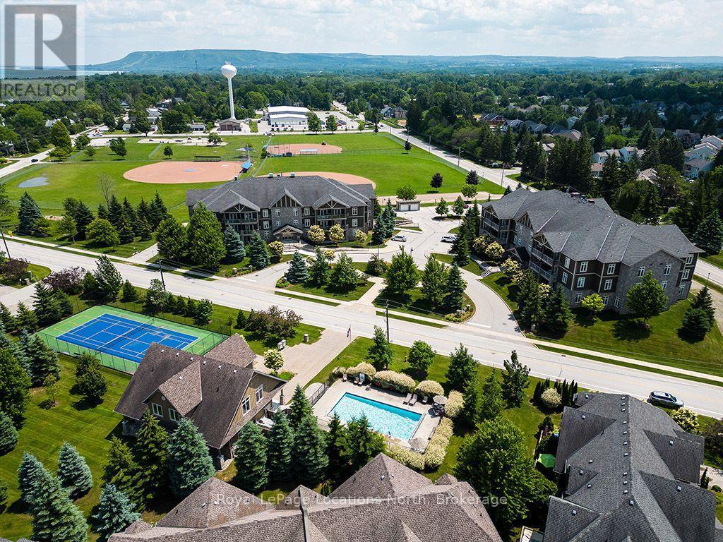 Steps To Downtown - 102 - 25 Beaver Street S, Blue Mountains, ON