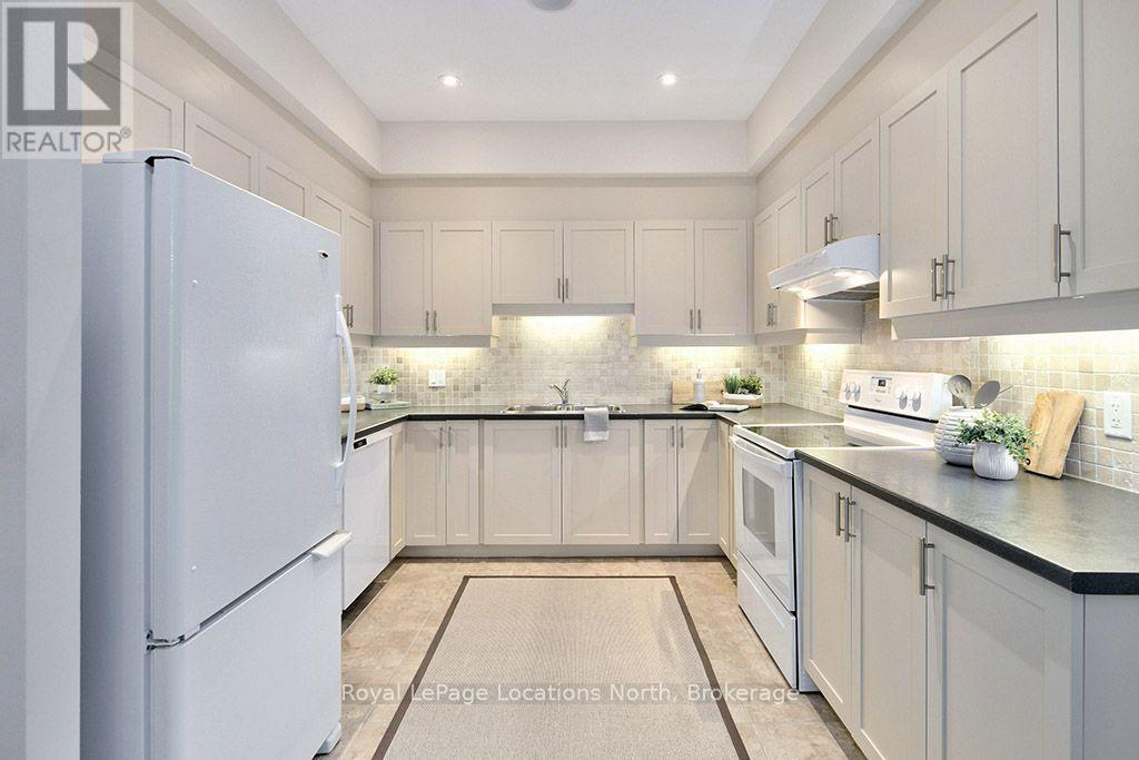 Plenty Of Cabinet Space - 102 - 25 Beaver Street S, Blue Mountains, ON