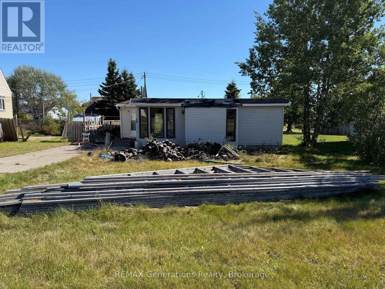 36 Hudson Drive N, Terrace Bay, ON