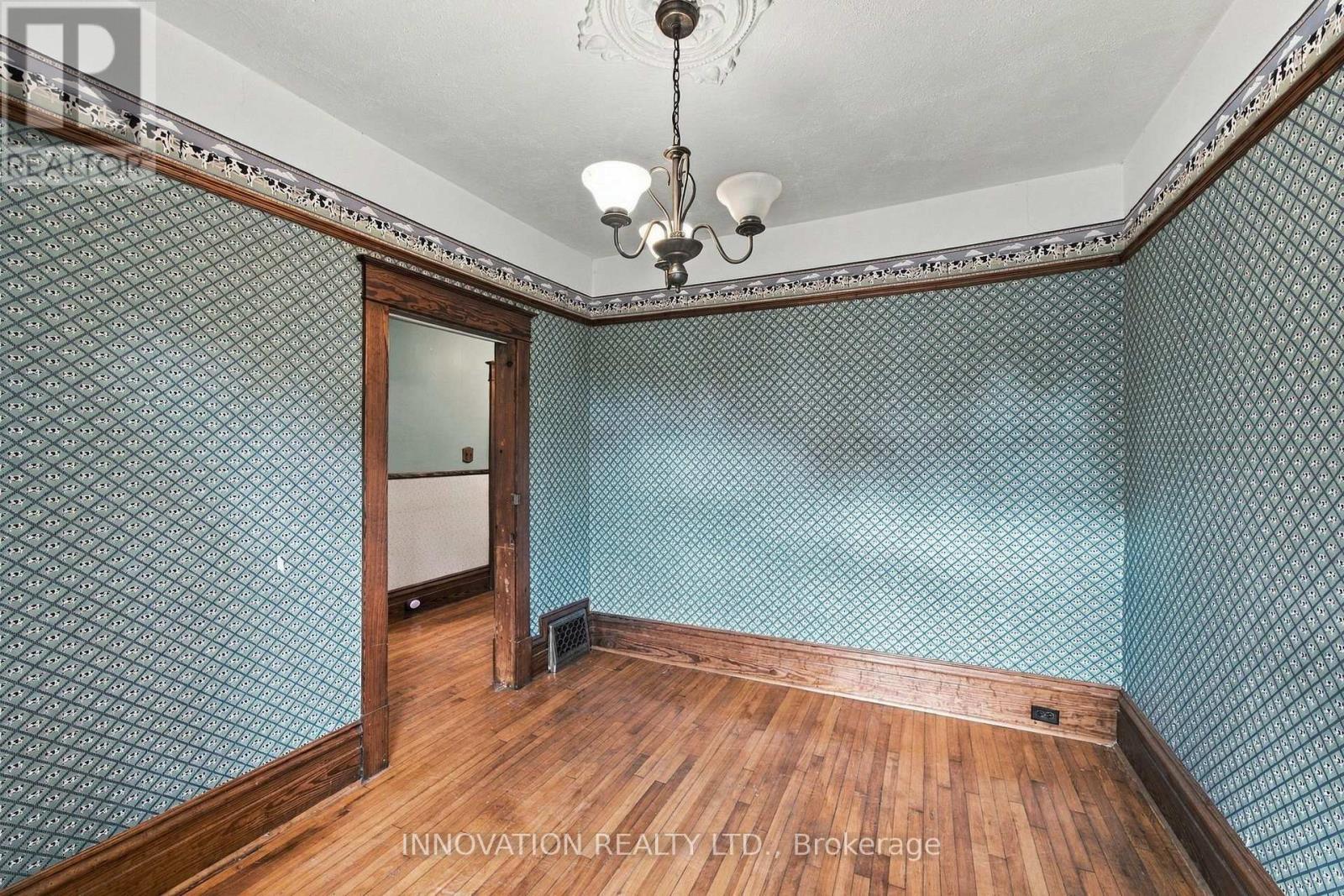 204 Compton Avenue, Ottawa, ON
