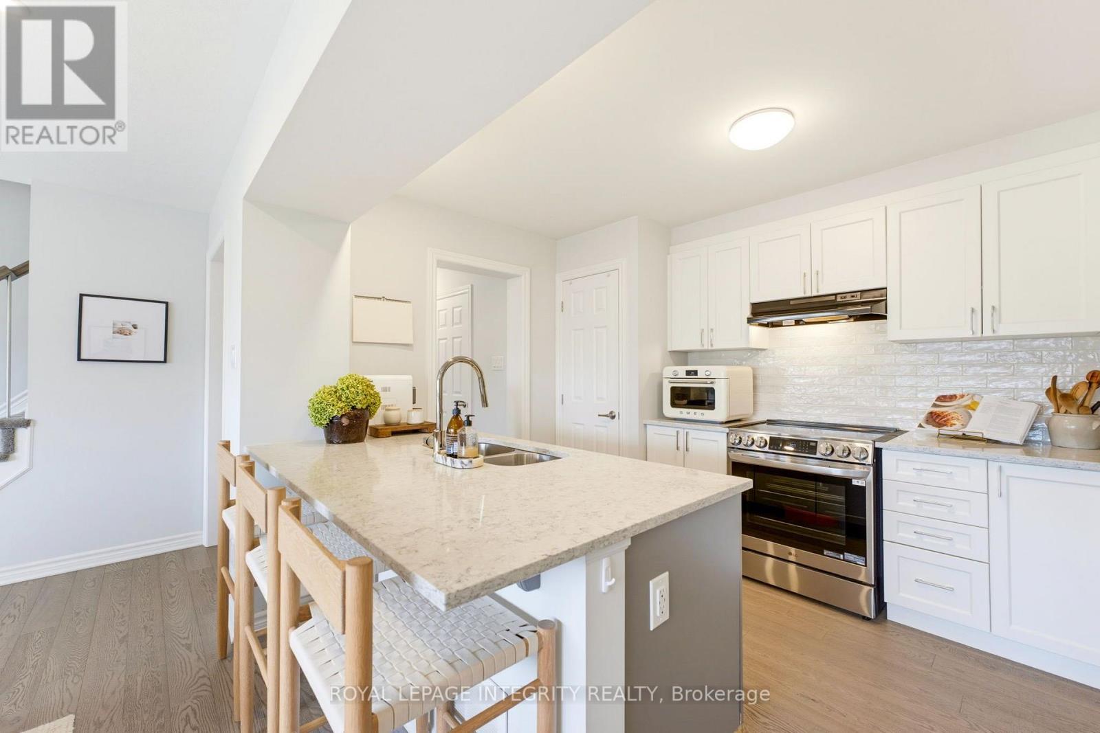 66 Feathertop Lane, Ottawa, ON