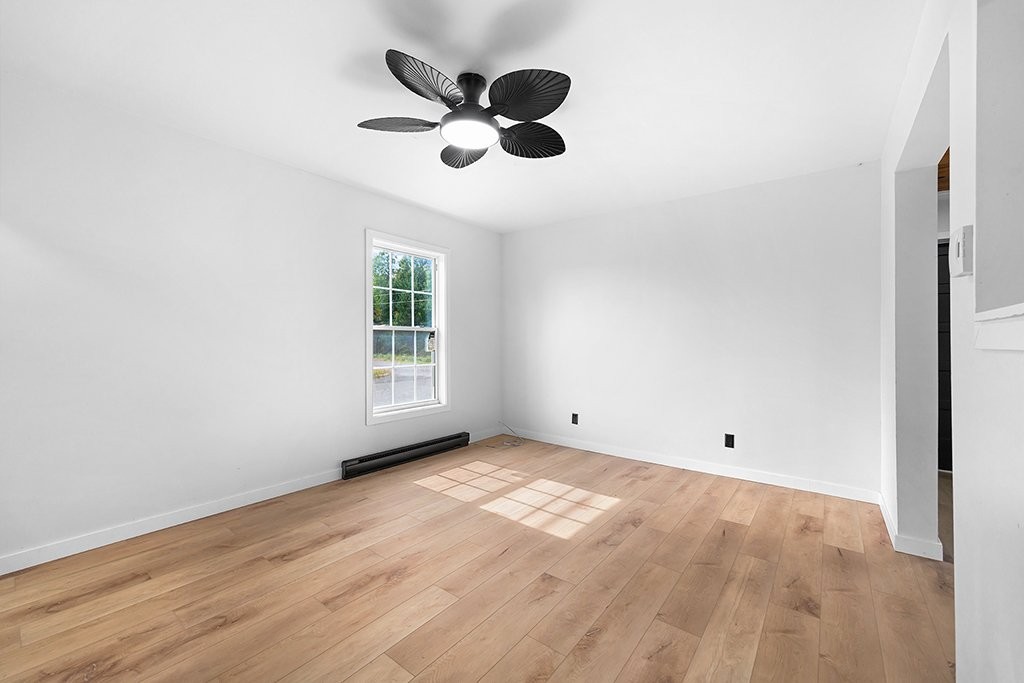Living Room - 82 Rue Thomas-Lefebvre, Mansfield-Et-Pontefract, QC