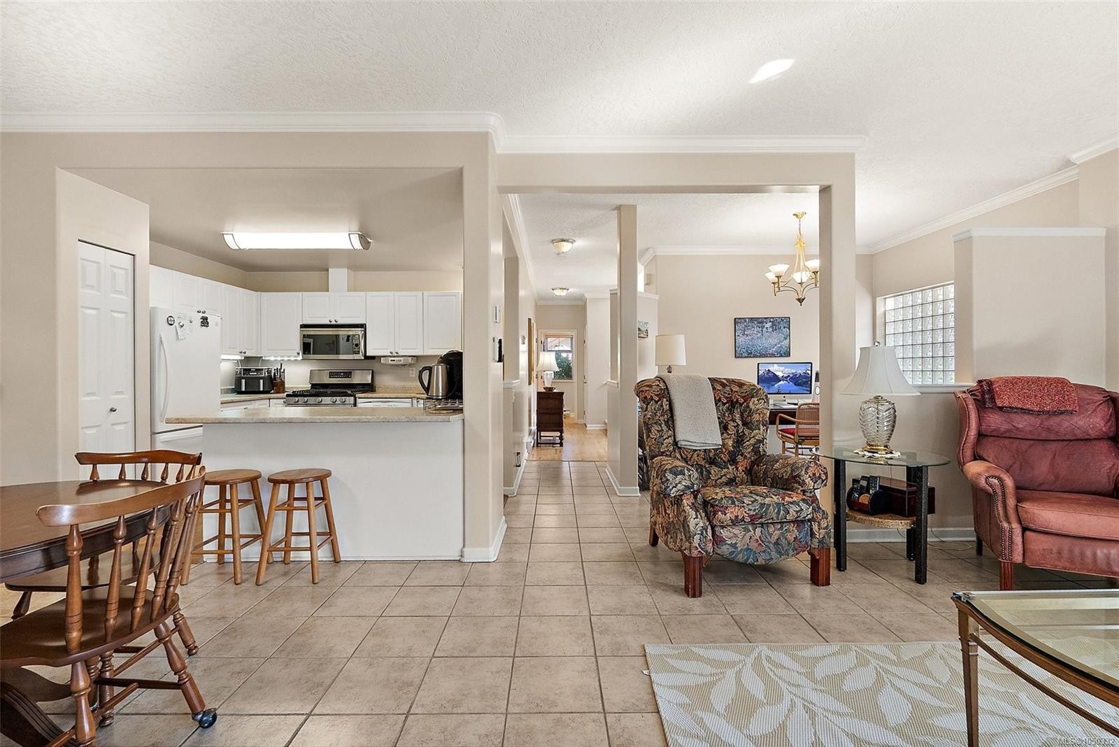 #106-1110 Willow St, Saanich, BC