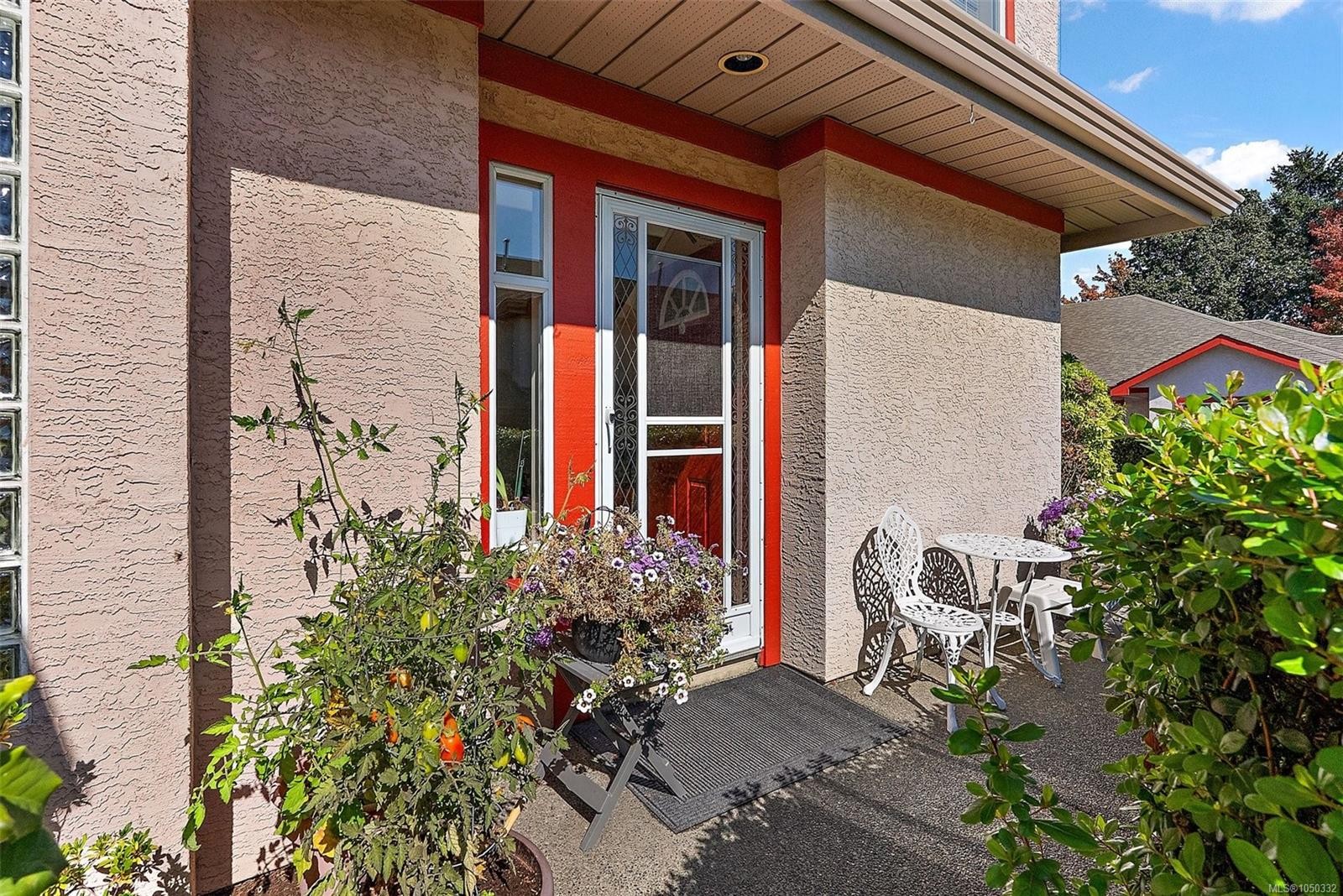 #106-1110 Willow St, Saanich, BC
