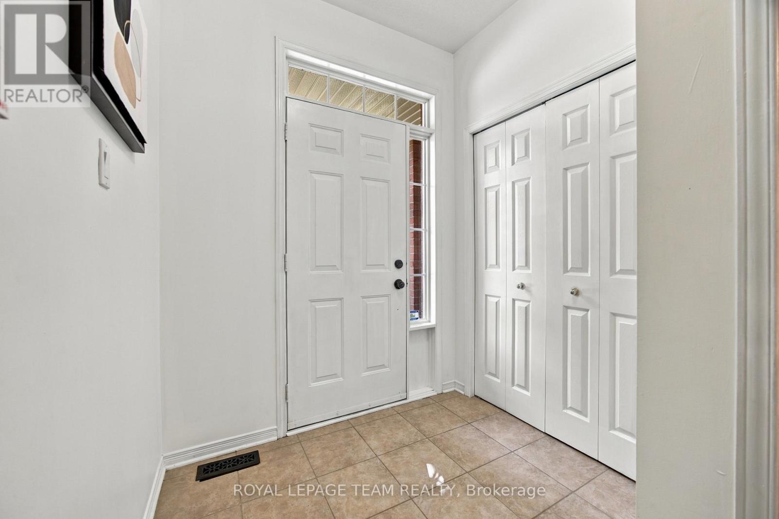 135 Gatespark Private, Ottawa, ON