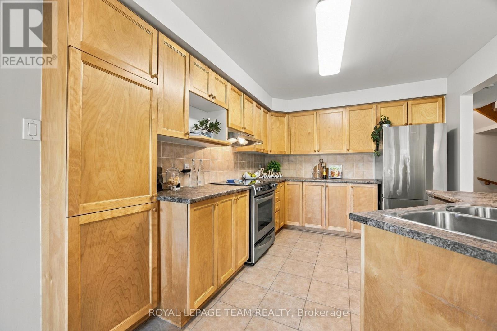 135 Gatespark Private, Ottawa, ON