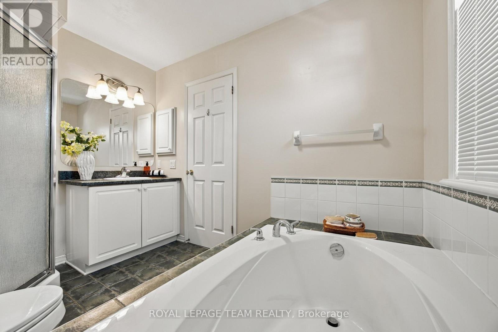 135 Gatespark Private, Ottawa, ON