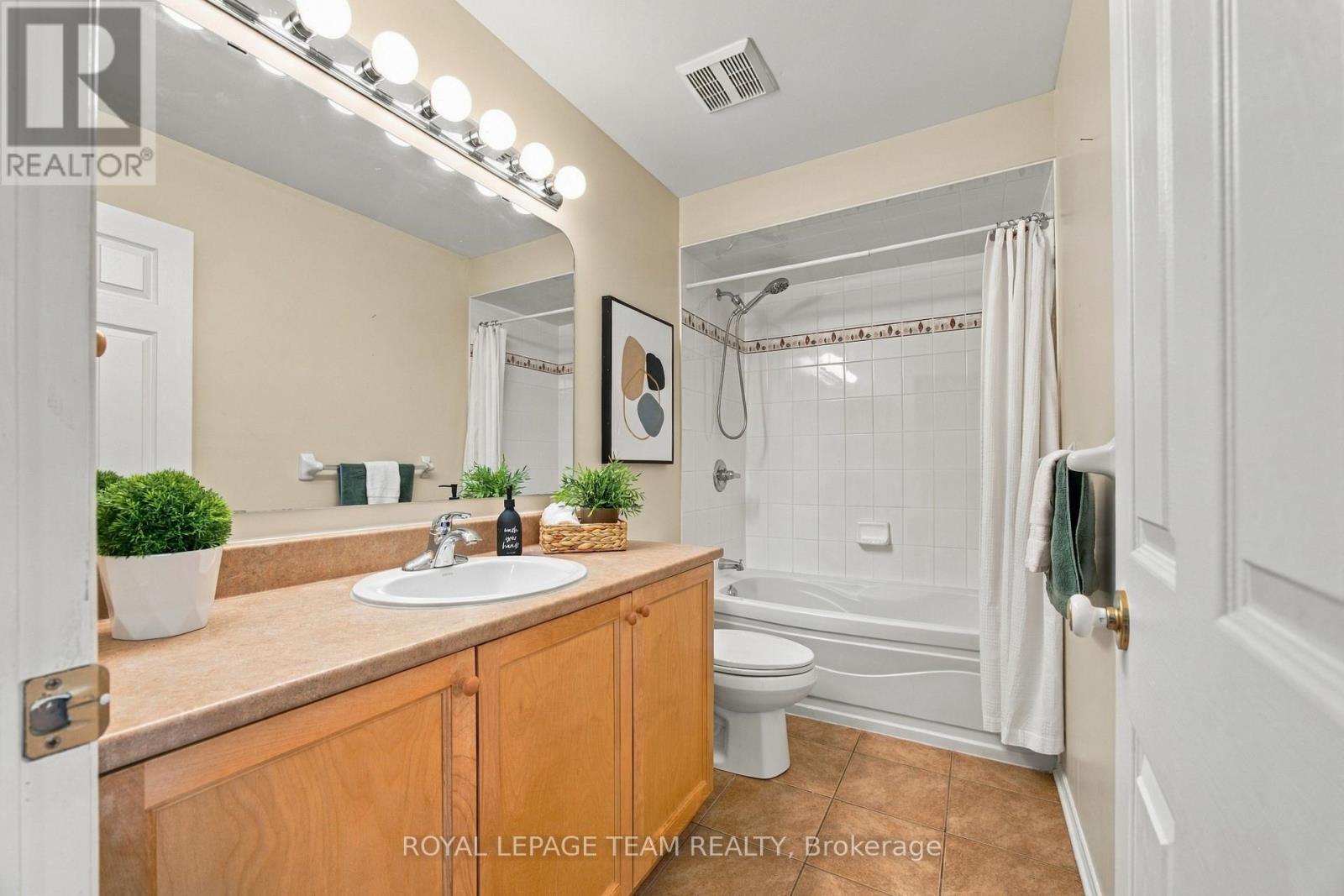135 Gatespark Private, Ottawa, ON