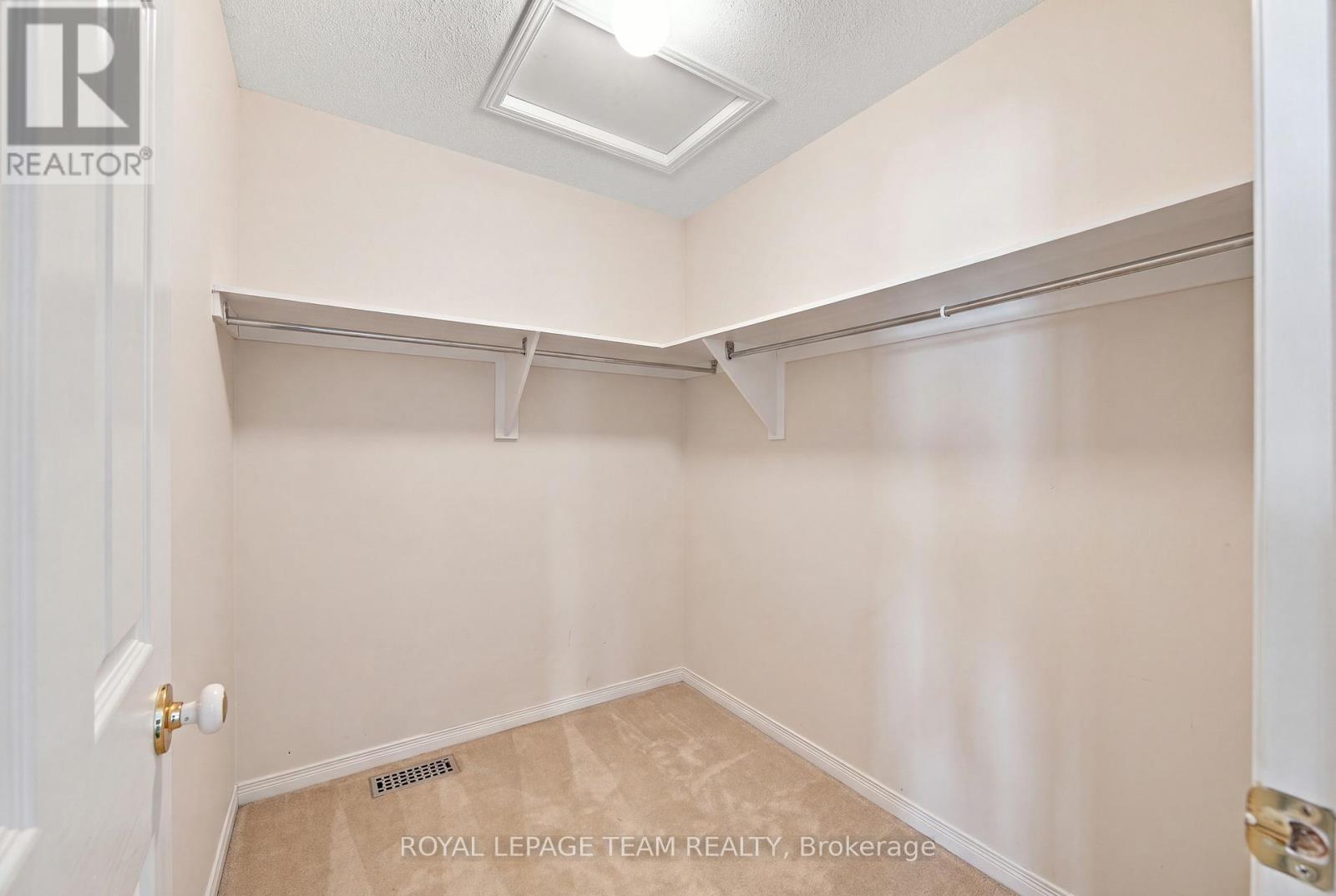 135 Gatespark Private, Ottawa, ON