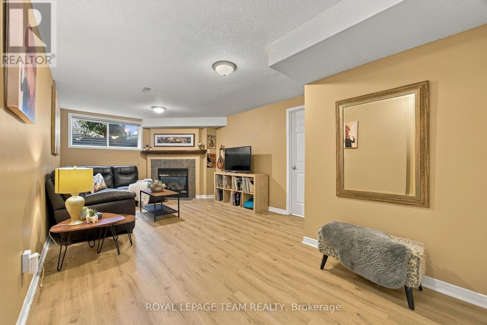 135 Gatespark Private, Ottawa, ON