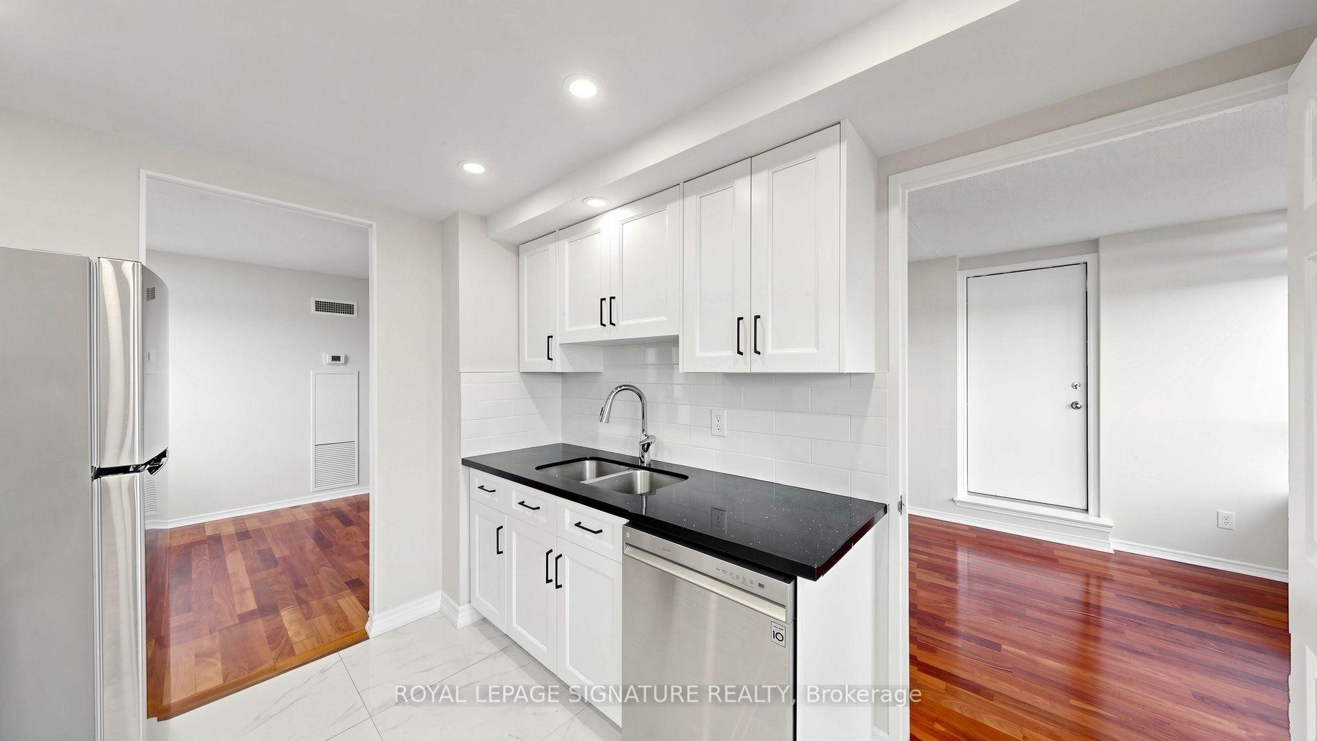 411-7 Bishop Avenue, Toronto, ON
