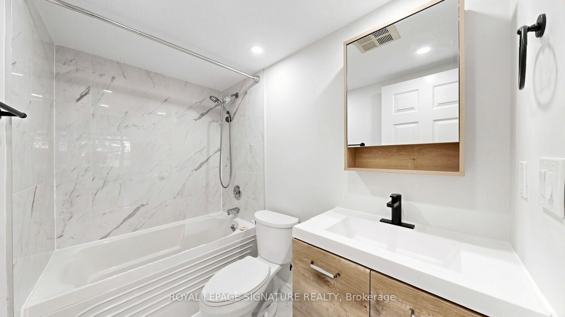 411-7 Bishop Avenue, Toronto, ON
