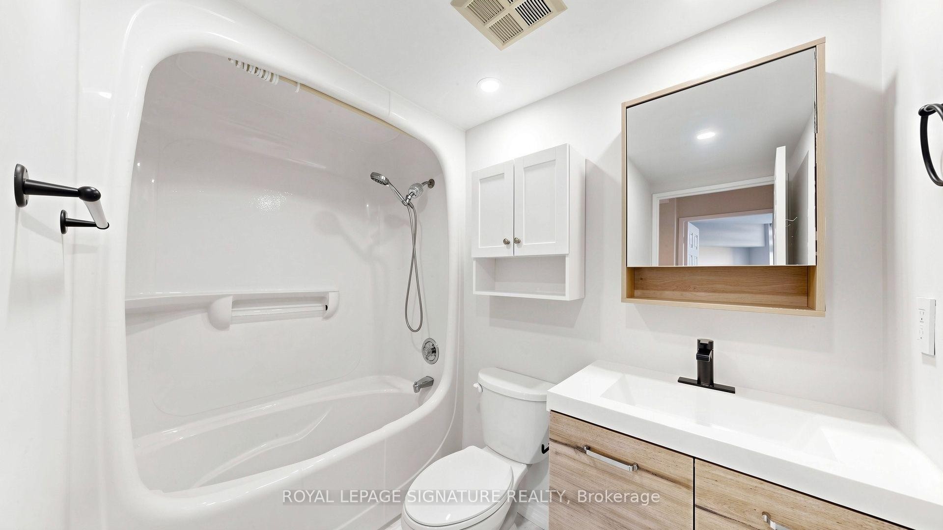 411-7 Bishop Avenue, Toronto, ON