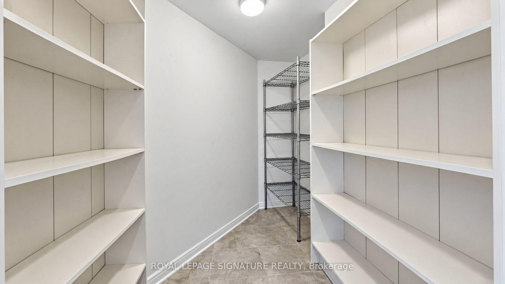 411-7 Bishop Avenue, Toronto, ON