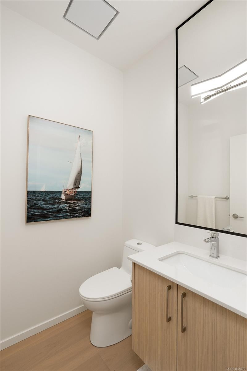 #1-2525 Rothesay Ave, Sidney, BC