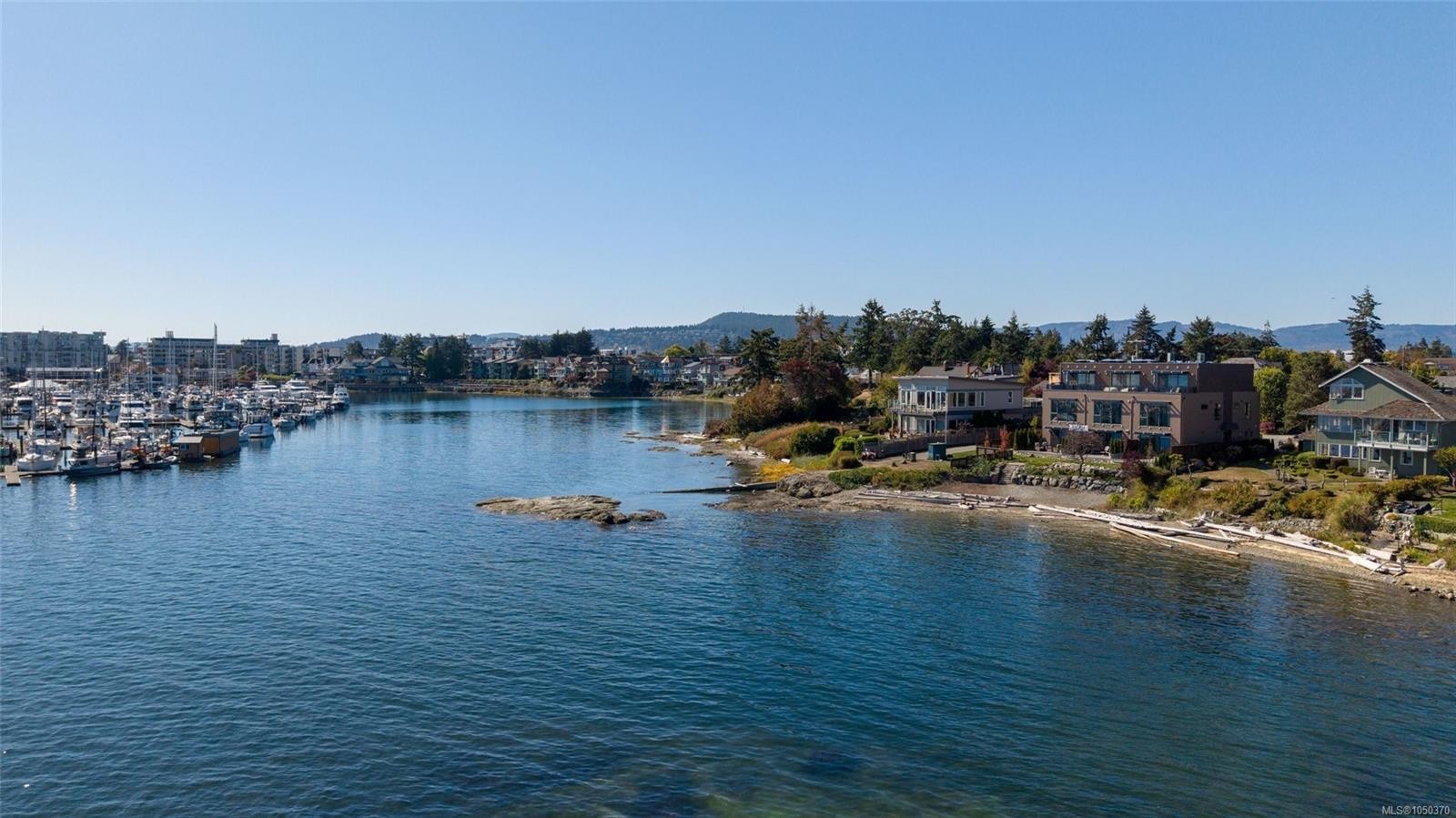 #1-2525 Rothesay Ave, Sidney, BC