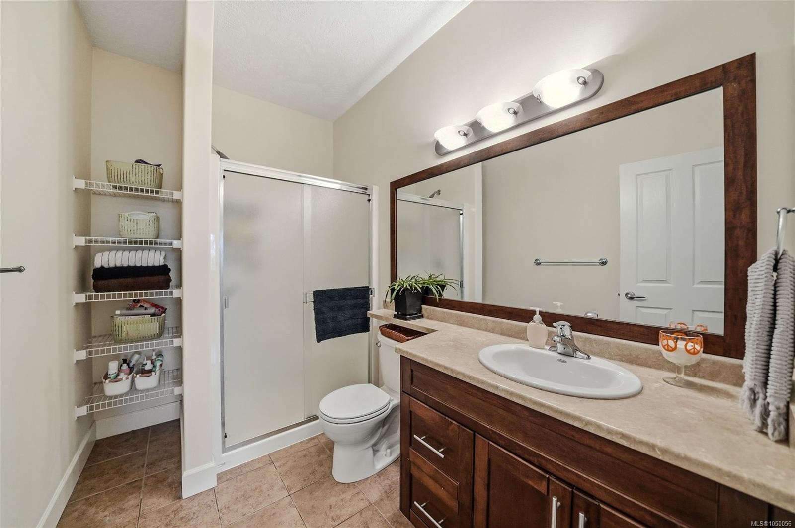 #213-930 Braidwood Rd, Courtenay, BC