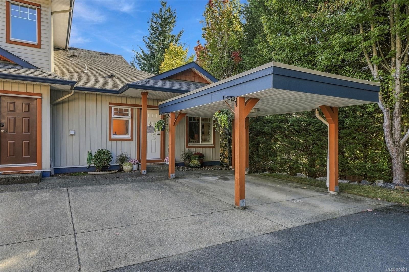 #213-930 Braidwood Rd, Courtenay, BC