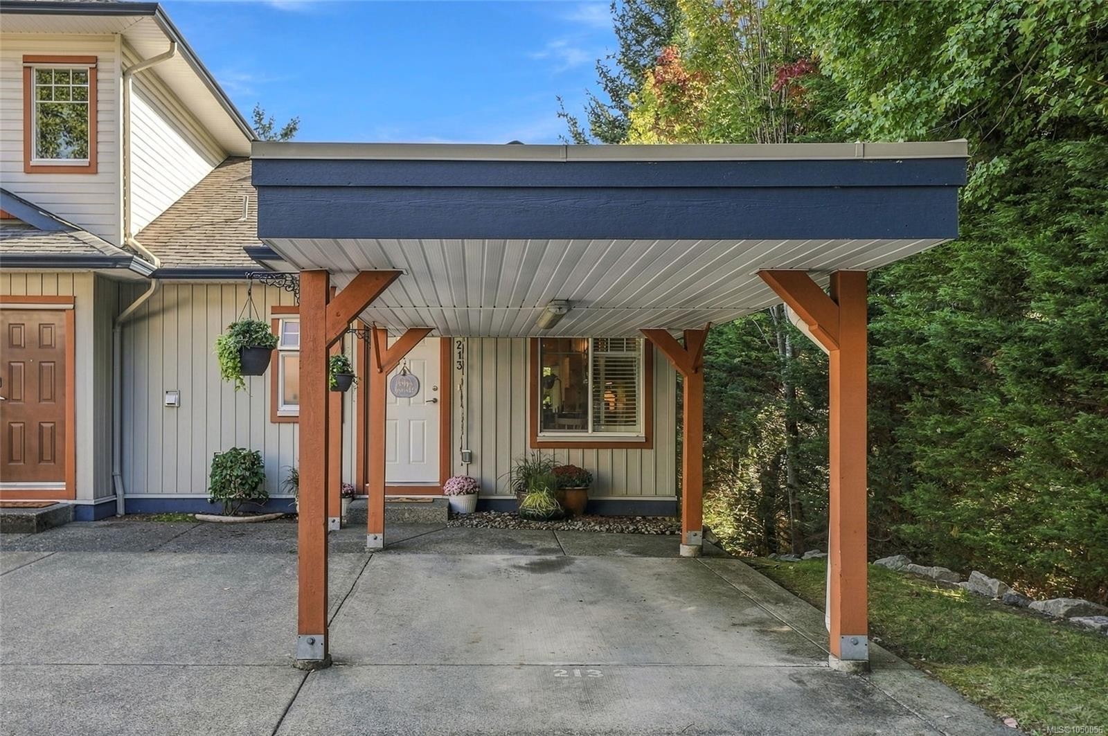 #213-930 Braidwood Rd, Courtenay, BC