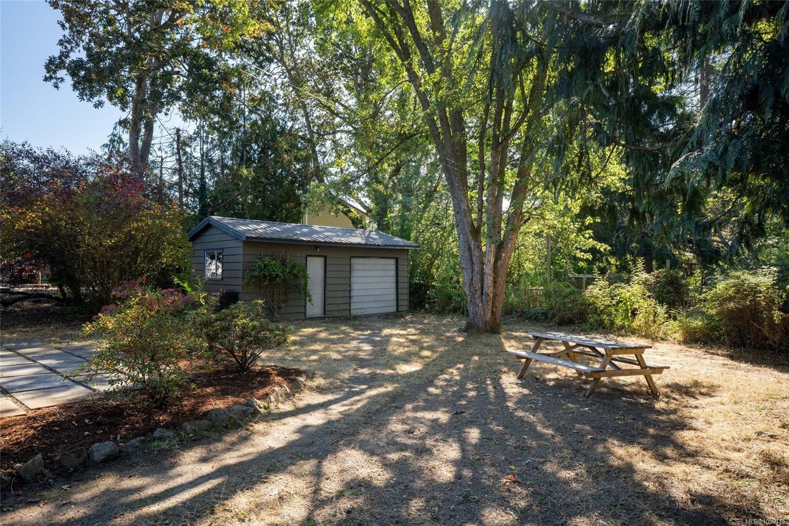 1055 Clarke Rd, Central Saanich, BC