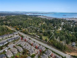 567 Windthrop Rd Colwood, BC V9C 3B6