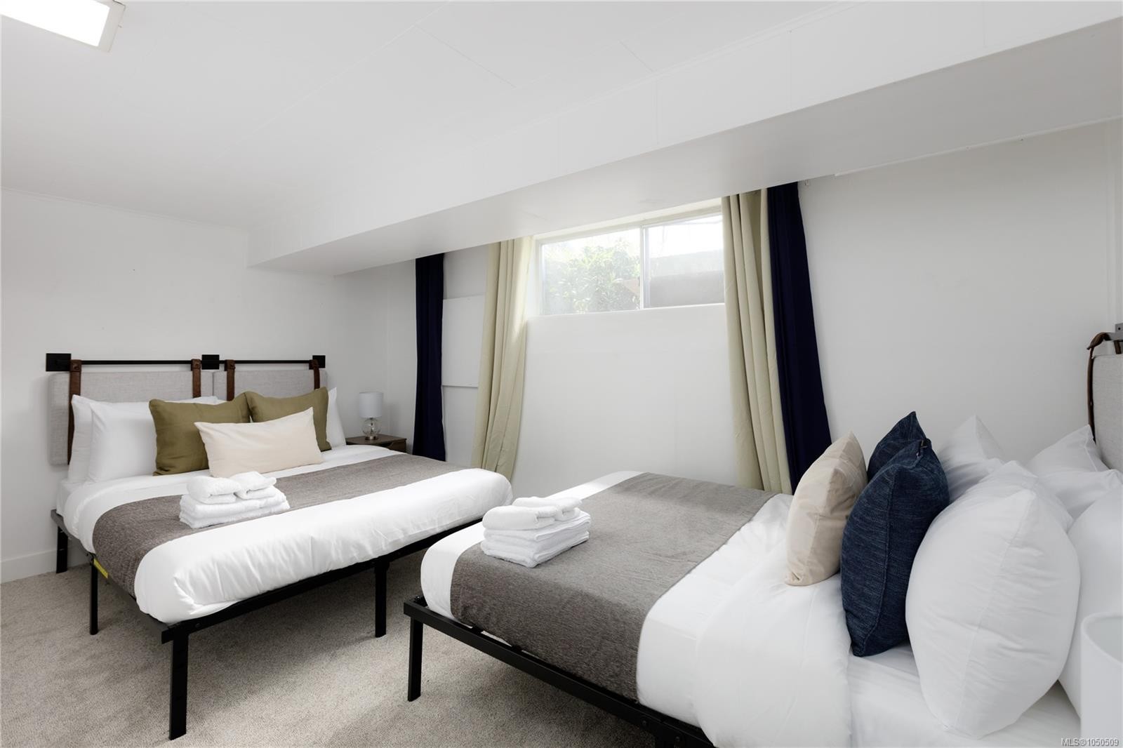 2555 Departure Bay Rd, Nanaimo, BC