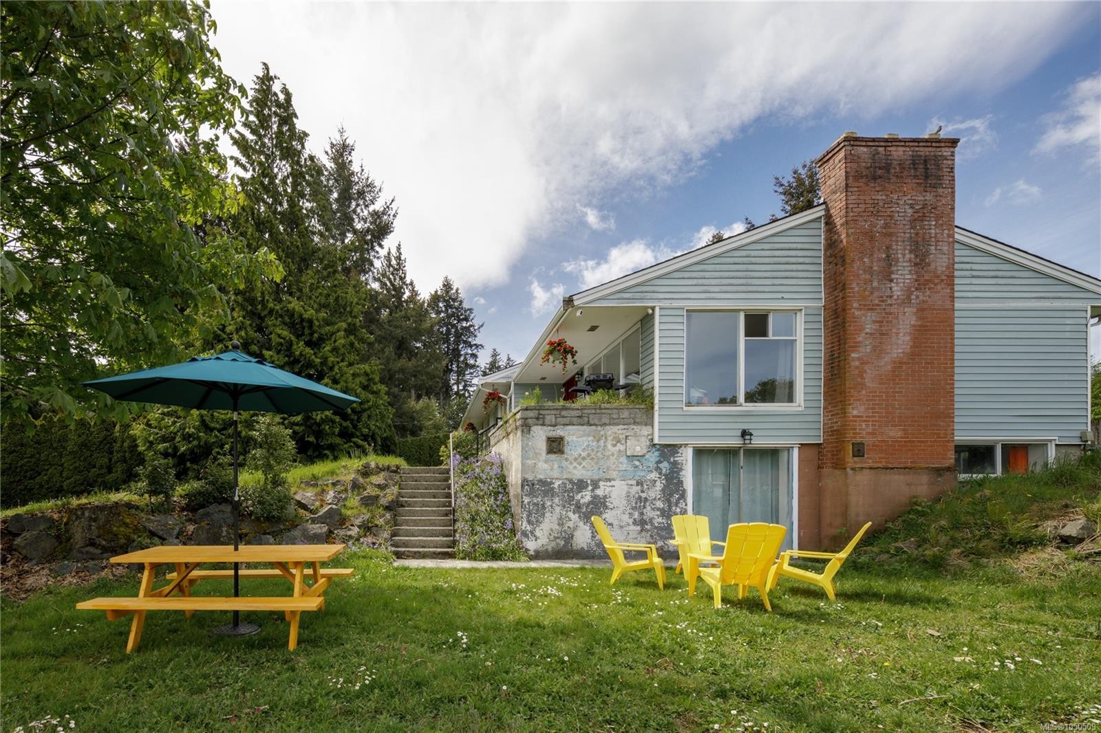 2555 Departure Bay Rd, Nanaimo, BC