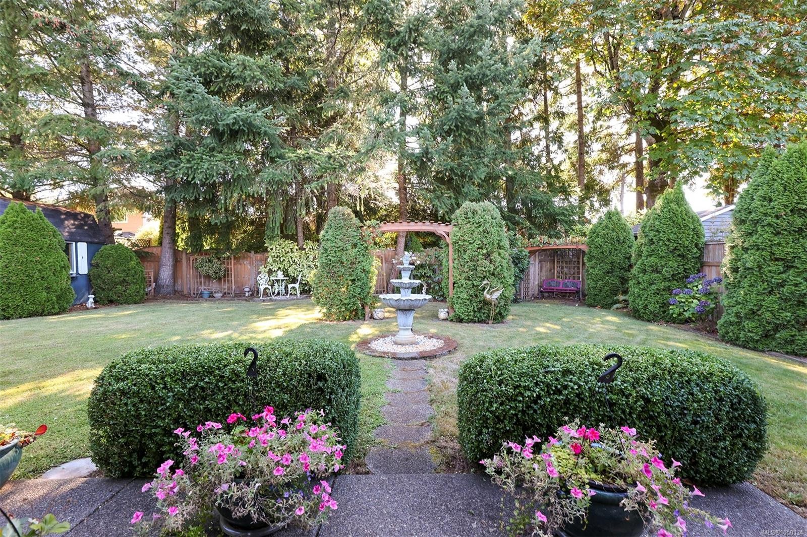 2561 Hebrides Cres, Courtenay, BC