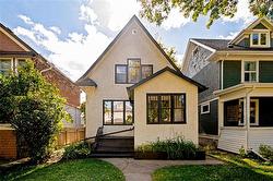 40 Hart AVE Winnipeg, MB R2L 0K2