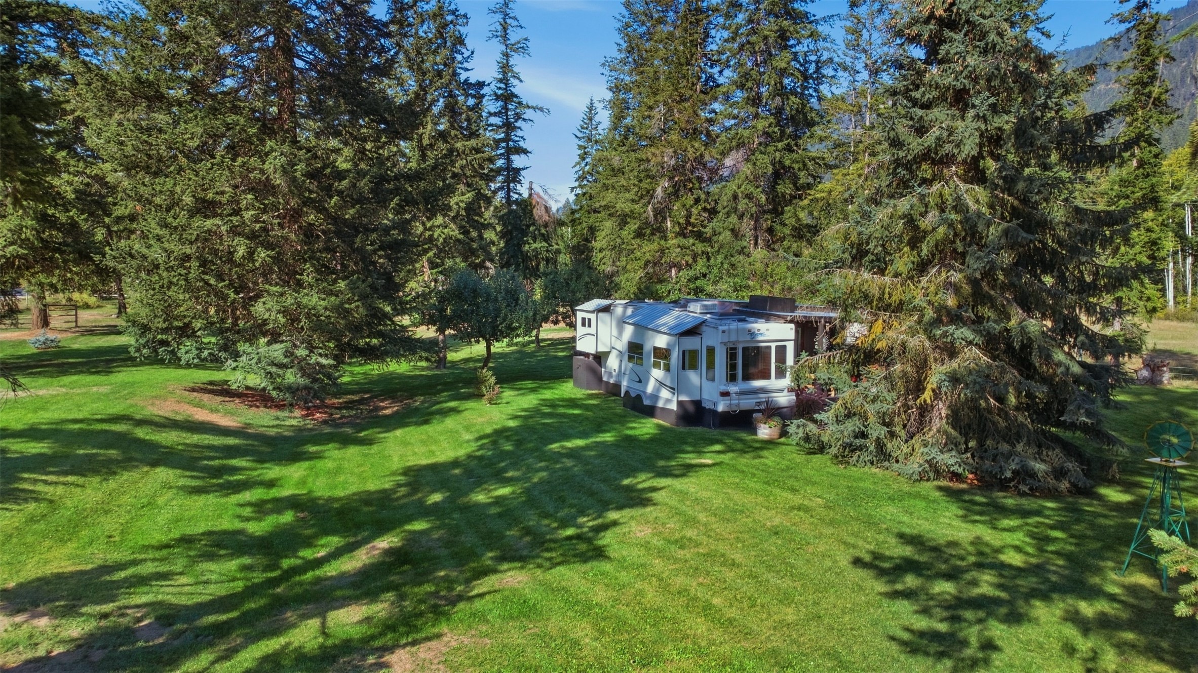 1385 6 Highway, Cherryville, BC