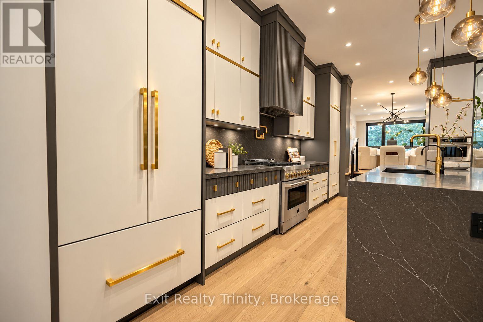152 Sheldon Avenue, Toronto, ON