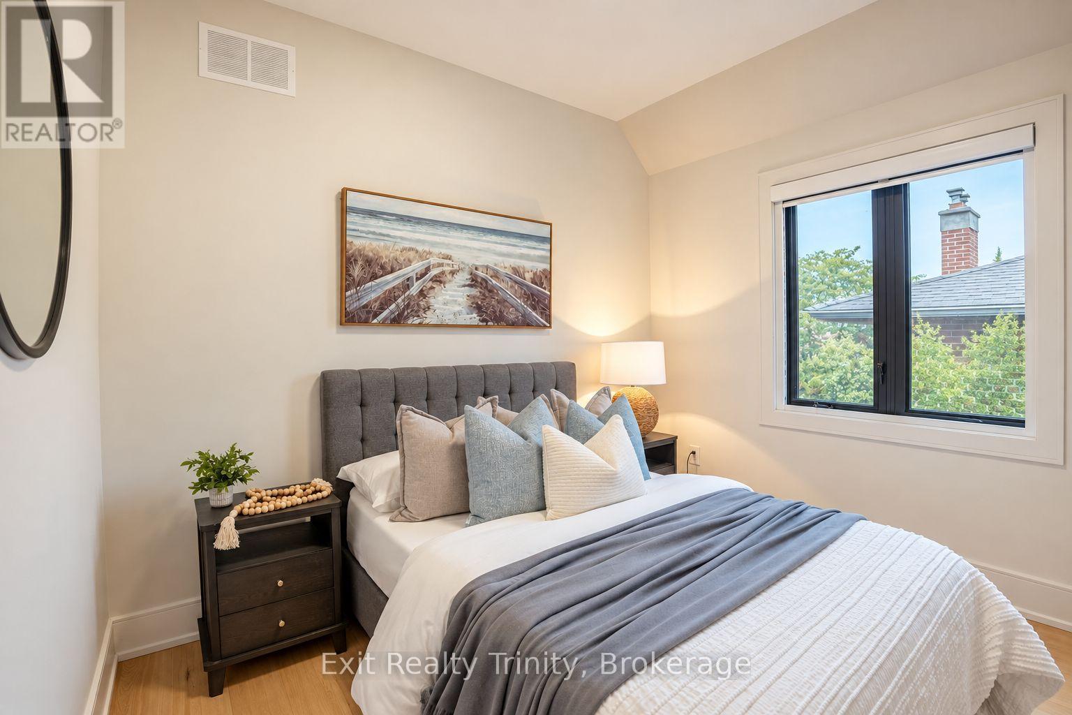 152 Sheldon Avenue, Toronto, ON