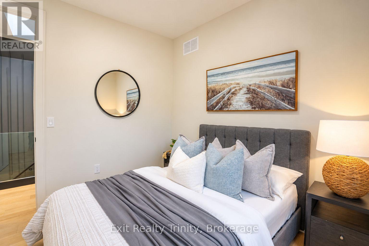 152 Sheldon Avenue, Toronto, ON