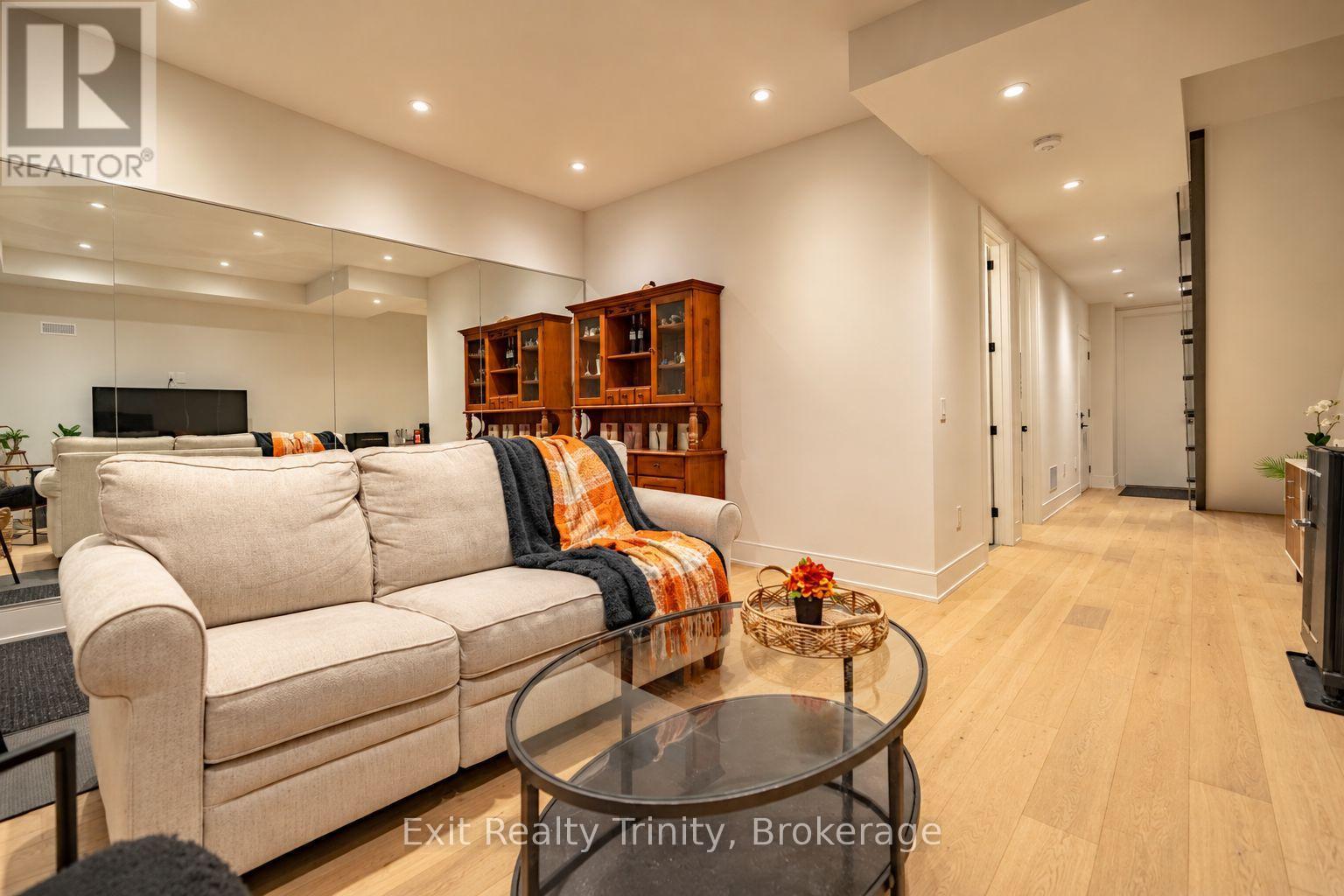 152 Sheldon Avenue, Toronto, ON