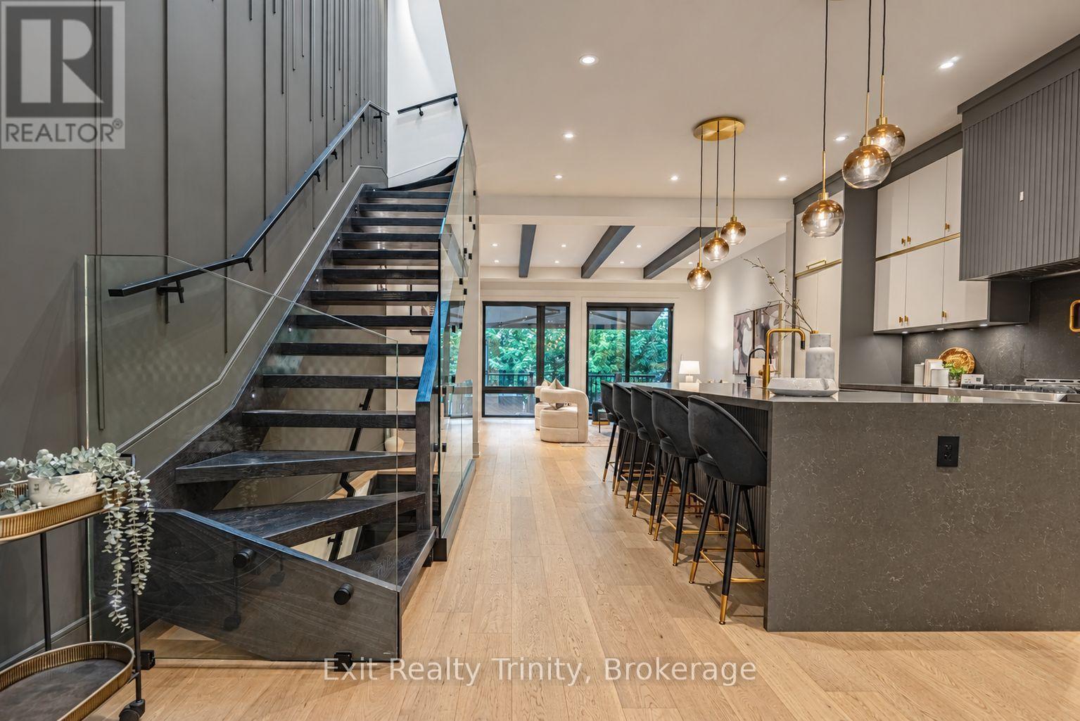152 Sheldon Avenue, Toronto, ON